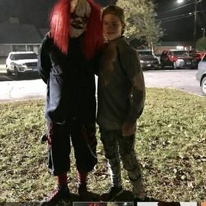 Meet your Posher, Hunter